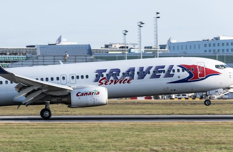 canadian airlines — 3 Major Canadian Airlines: WestJet, Porter & Flair Support Animal Policies Compared