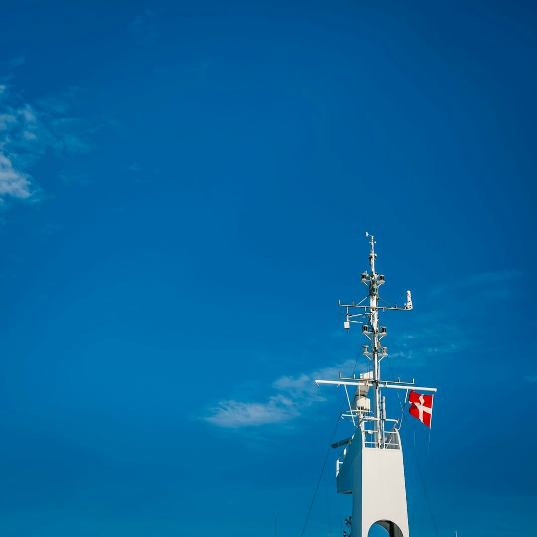 Quebec support animal — a flag on a tower